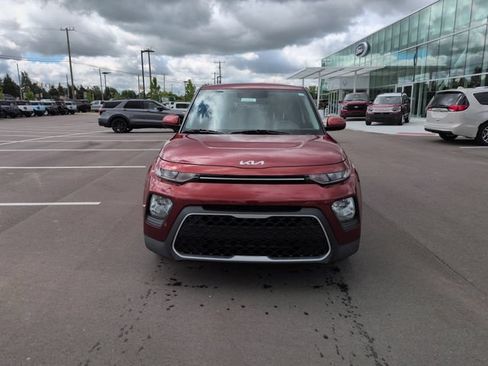 Used 2022 Kia Soul LX FWD image 2