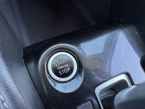 Used 2019 Nissan Kicks SR FWD image 29