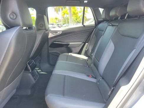 Used 2023 Volkswagen ID.4 Pro S RWD image 8