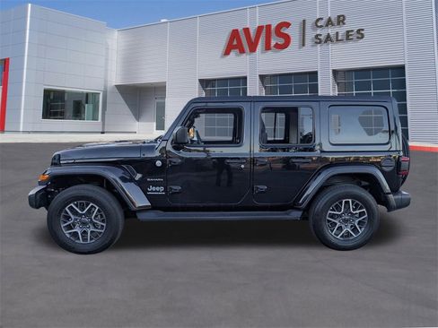Used 2024 Jeep Wrangler Sahara image 10