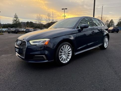 Used 2017 Audi A3 e-tron Prestige image 3