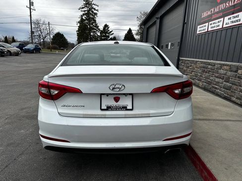 Used 2016 Hyundai Sonata SE w/ Cargo Package FWD image 4