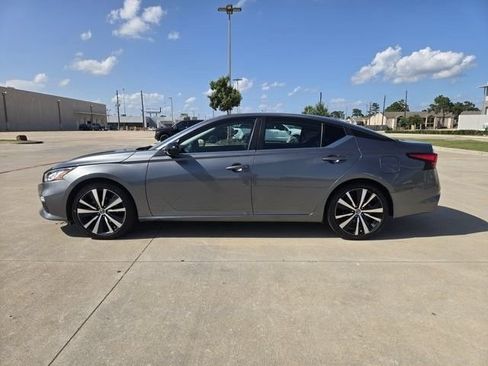 Used 2021 Nissan Altima 2.5 SR FWD image 3