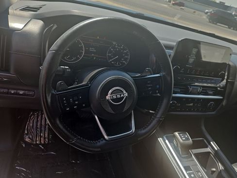 Used 2025 Nissan Pathfinder SL AWD/4WD image 13