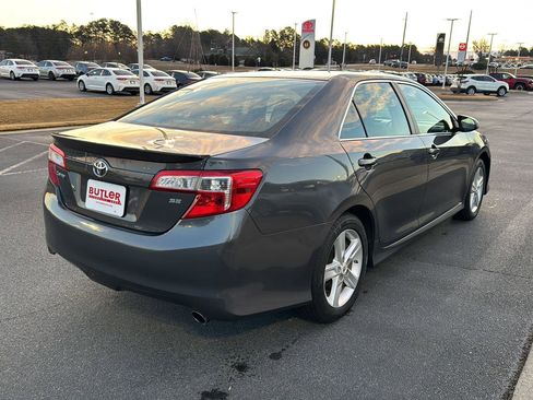 Used 2012 Toyota Camry SE image 5