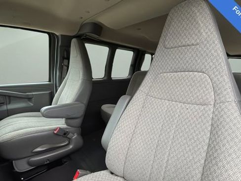 Used 2024 Chevrolet Express 3500 LT w/ LT Preferred Equipment Group image 17