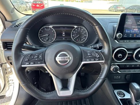 Used 2022 Nissan Sentra SV FWD image 11