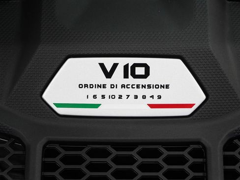 Used 2021 Lamborghini Huracan EVO image 36