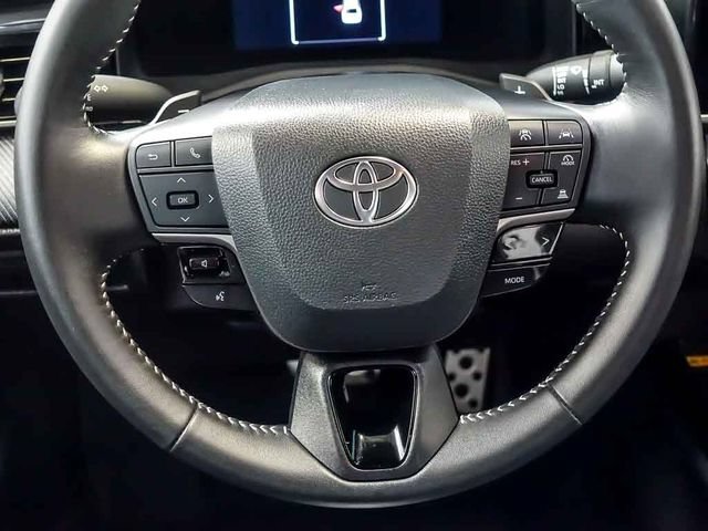 Used 2025 Toyota Camry SE FWD image 18