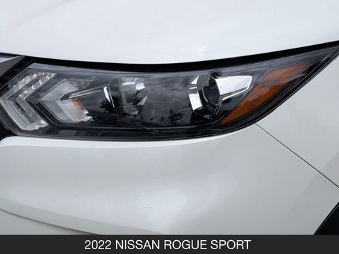 Used 2022 Nissan Rogue Sport SV FWD image 10