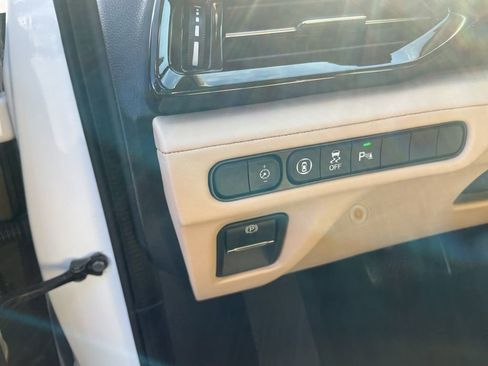 Certified 2023 Acura MDX FWD w/ Technology Package image 11