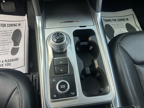 Used 2020 Ford Explorer XLT w/ Equipment Group 202A AWD/4WD image 26