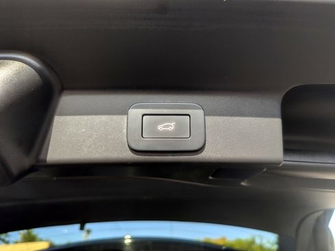 Used 2023 Jaguar F-PACE S image 44