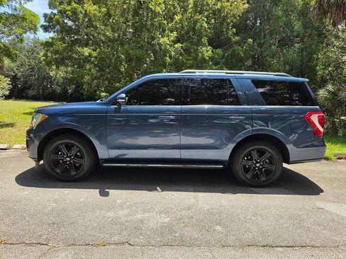 Used 2020 Ford Expedition XLT w/ Equipment Group 202A RWD image 4