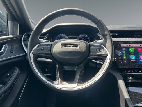 New 2026 Jeep Grand Cherokee Limited RWD image 12