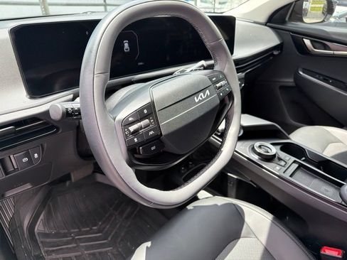 Used 2025 Kia EV6 Light RWD image 13