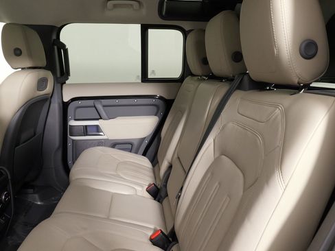 Used 2022 Land Rover Defender 110 SE image 37