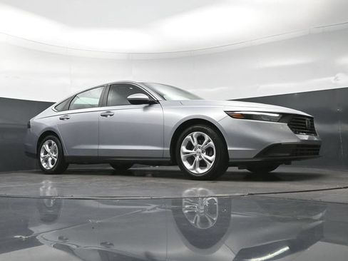 Certified 2025 Honda Accord LX image 27
