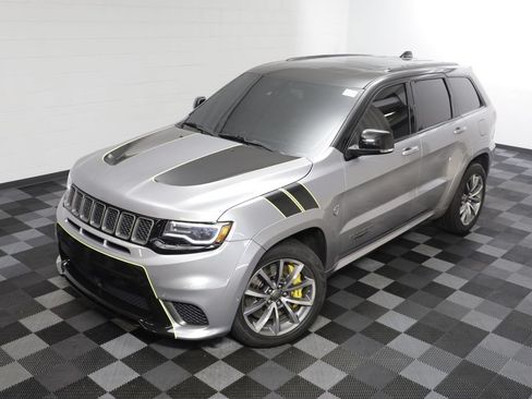Used 2018 Jeep Grand Cherokee Trackhawk AWD/4WD image 2