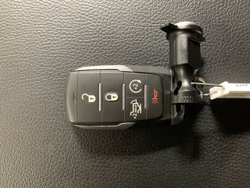 Used 2026 RAM 2500 Laramie AWD/4WD image 16