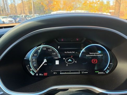 Used 2023 Genesis G80 image 11