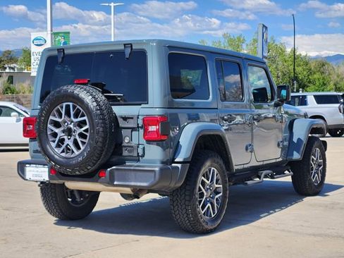Used 2024 Jeep Wrangler Unlimited Sahara w/ Technology Group AWD/4WD image 7