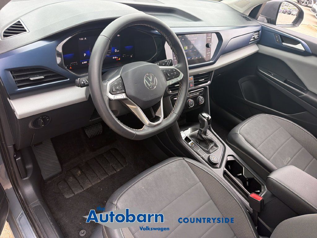 Certified 2023 Volkswagen Taos SE w/ Panoramic Sunroof Package AWD/4WD image 8