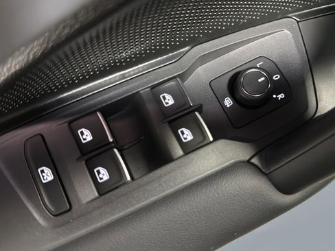 New 2026 Volkswagen Tiguan SE R-Line AWD/4WD image 14