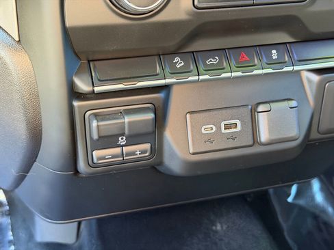 Used 2022 Chevrolet Silverado 3500 W/T AWD/4WD image 17
