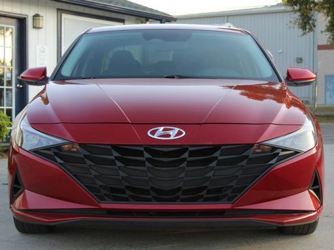 Used 2023 Hyundai Elantra SEL FWD image 8