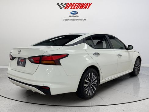 Used 2025 Nissan Altima 2.5 SV FWD image 6