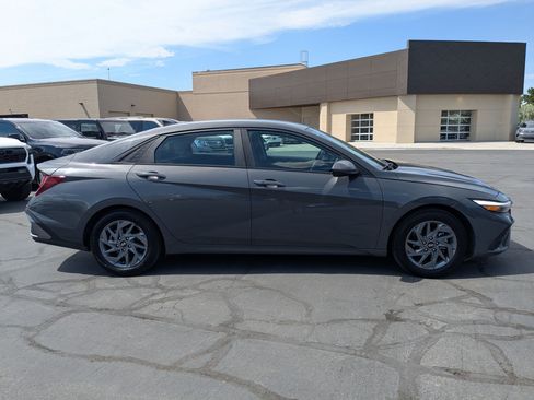 Certified 2024 Hyundai Elantra SEL FWD image 2