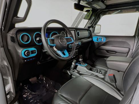 Used 2023 Jeep Wrangler Unlimited Sahara w/ Cold Weather Group image 30