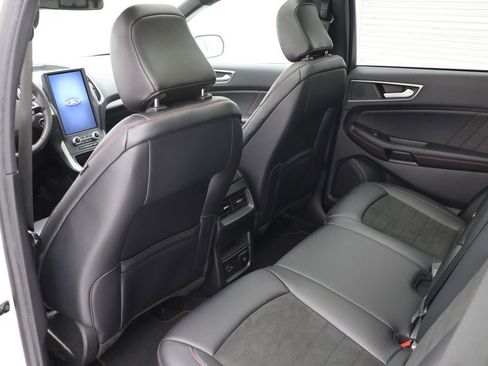 Used 2022 Ford Edge ST-Line image 10