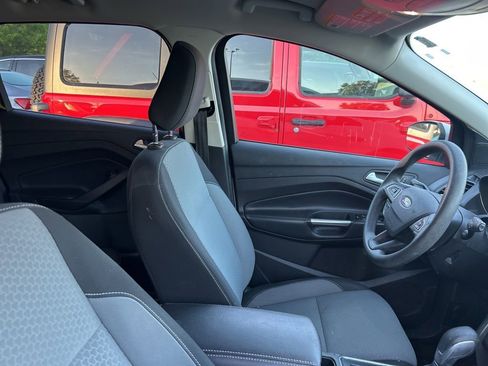 Used 2019 Ford Escape SE FWD image 10