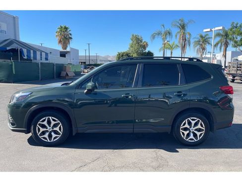 Used 2023 Subaru Forester Premium AWD/4WD image 2
