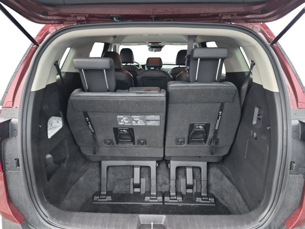 Used 2025 Kia Carnival FWD image 43