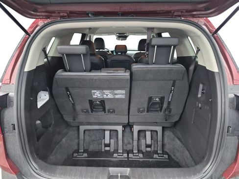 Used 2025 Kia Carnival FWD image 43