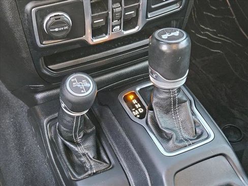 Used 2024 Jeep Wrangler High Altitude image 12