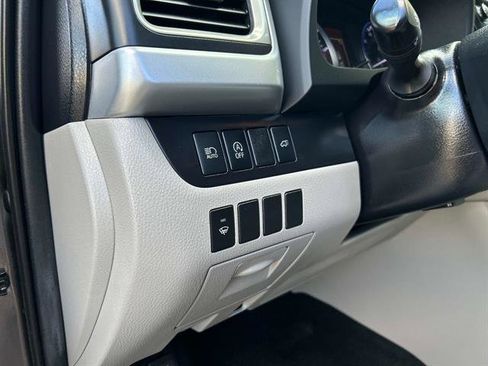 Used 2019 Toyota Highlander XLE image 21
