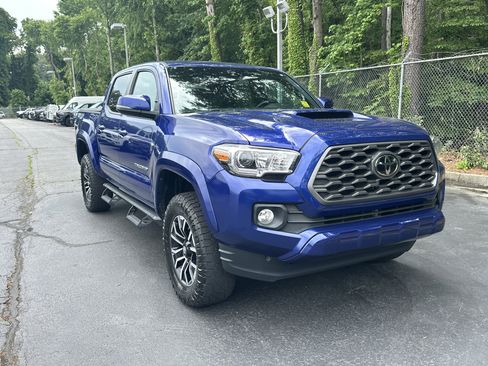 Used 2022 Toyota Tacoma TRD Sport w/ Technology Package AWD/4WD image 2