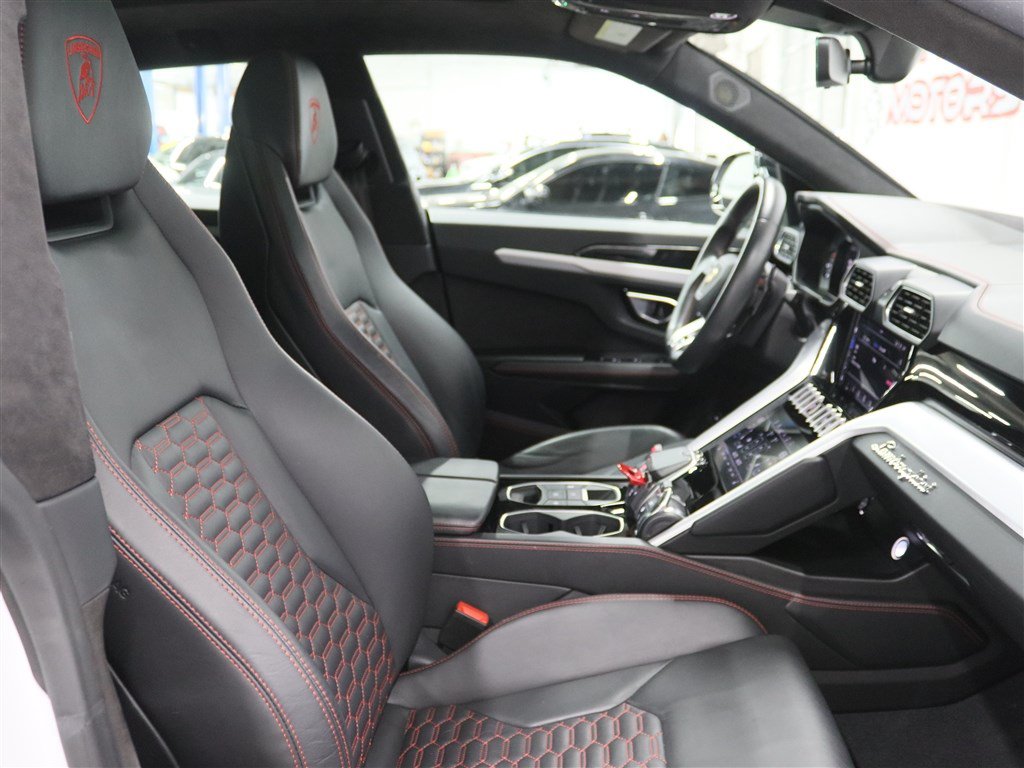 Used 2021 Lamborghini Urus AWD/4WD image 24