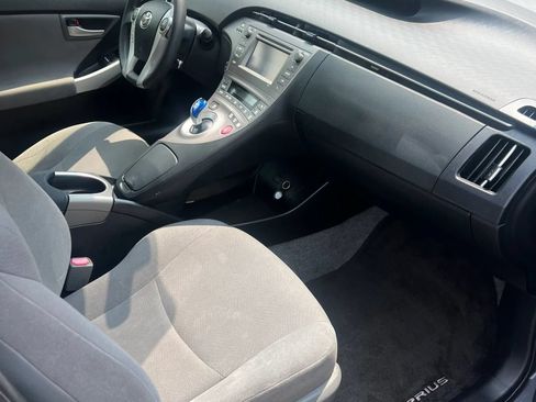Used 2014 Toyota Prius Two FWD image 11