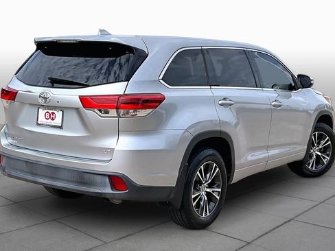 Used 2018 Toyota Highlander Plus FWD image 13