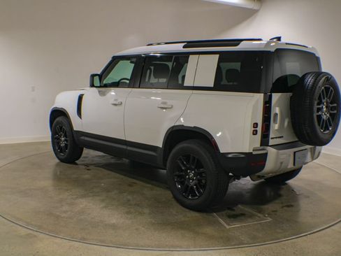 Used 2025 Land Rover Defender 110 S AWD/4WD image 4