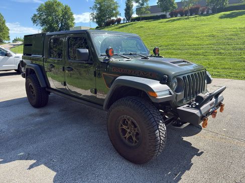 Used 2023 Jeep Gladiator Mojave w/ LED Lighting Group AWD/4WD image 7
