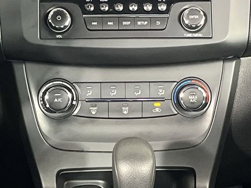 Used 2016 Nissan Sentra S image 17