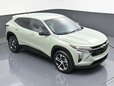 Certified 2024 Chevrolet Trax RS w/ Driver Confidence Package image 42