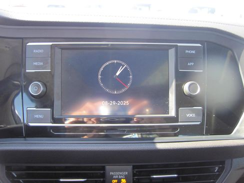 Used 2024 Volkswagen Jetta SE image 14