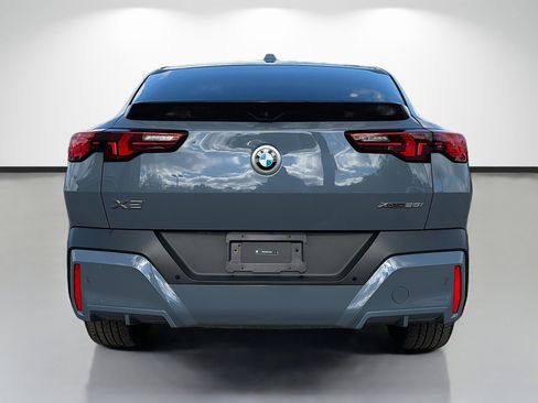 Used 2026 BMW X2 xDrive28i image 4
